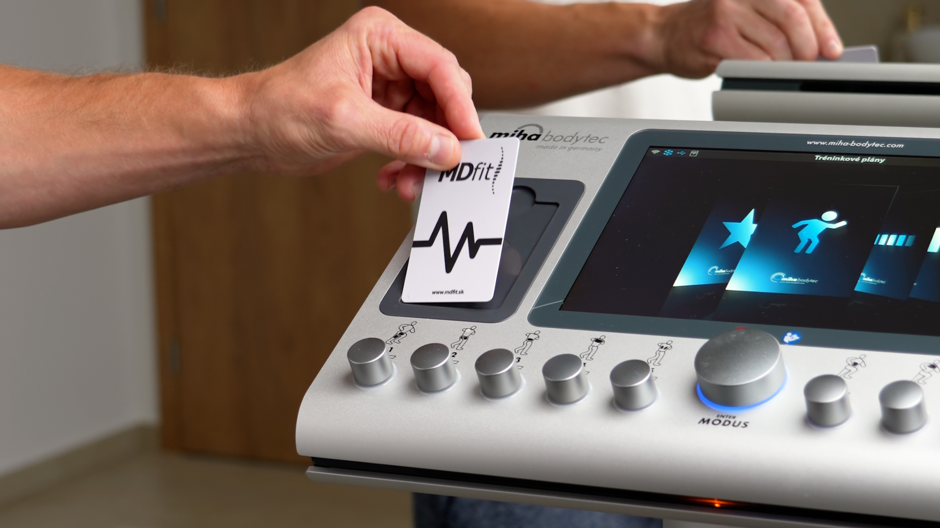 EMS — elektrosvalová stimulácia